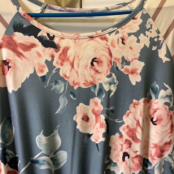 Modest long sleeve Floral Blue Dress Size M - Picture 2 of 3